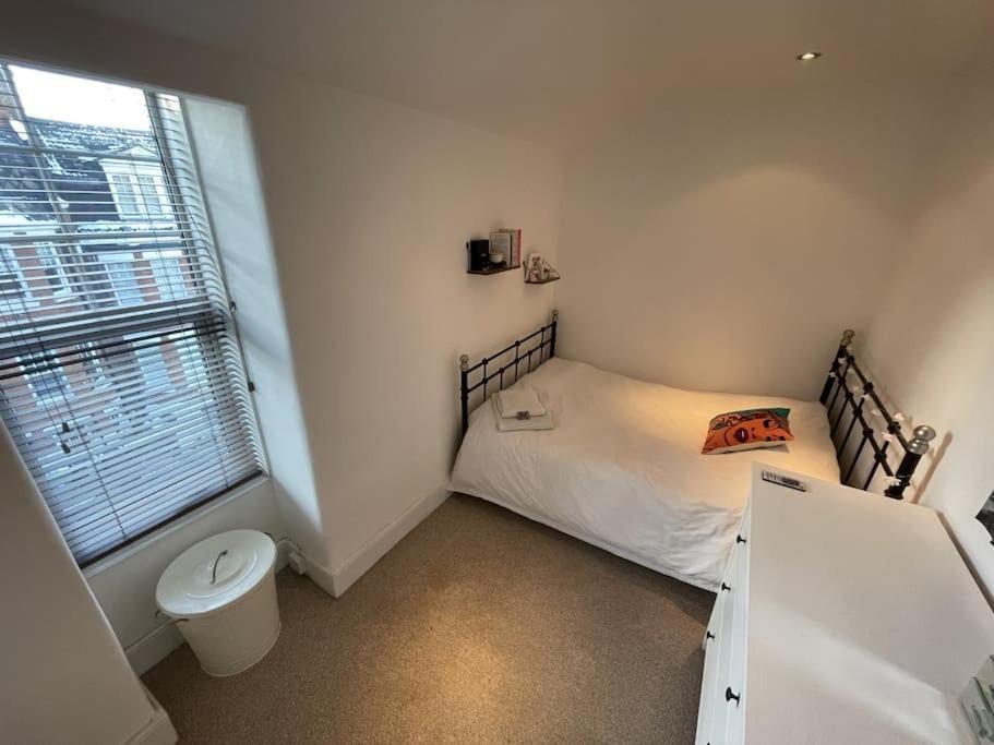 Spacious Two Bedroom Flat In Prestigious Highgate. Λονδίνο Εξωτερικό φωτογραφία